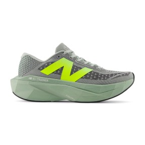 New Balance FC SuperComp Trainer v3 Running Shoes - Men's