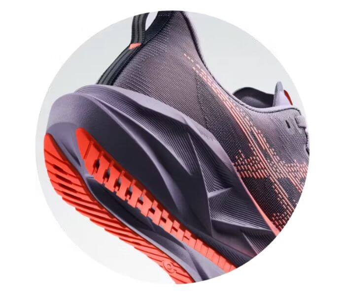 Кроссовки для бега Asics Novablast 5